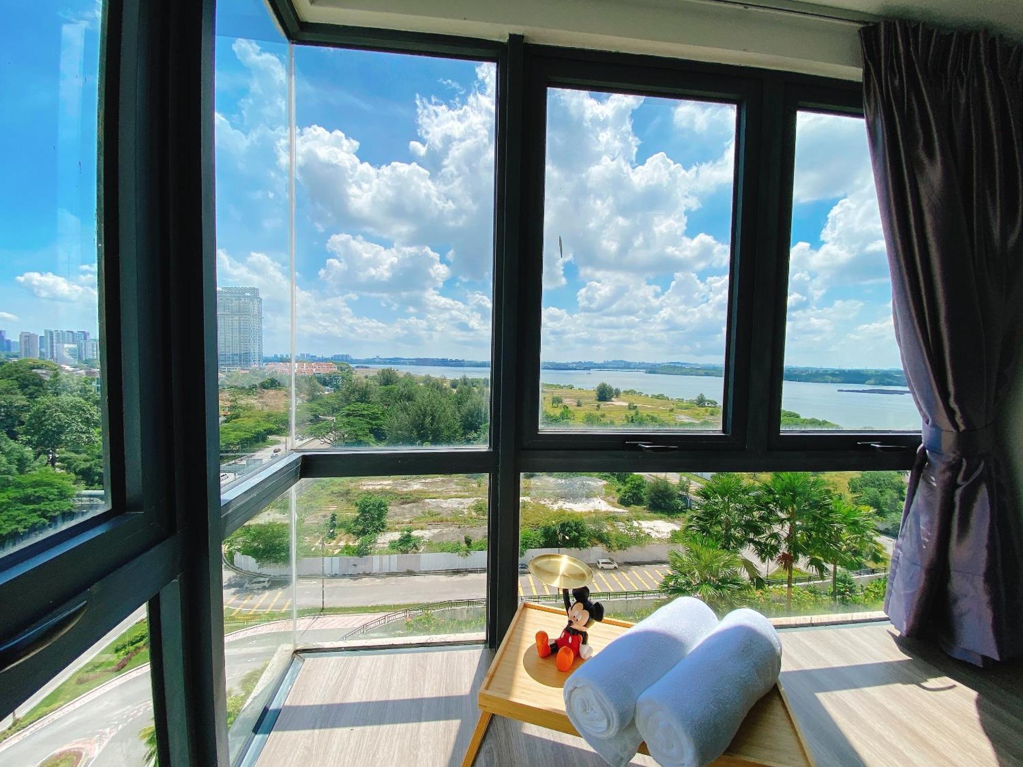 شقة Scenic Country Garden Danga Bay By Lions Bay جوهر بهرو الغرفة الصورة