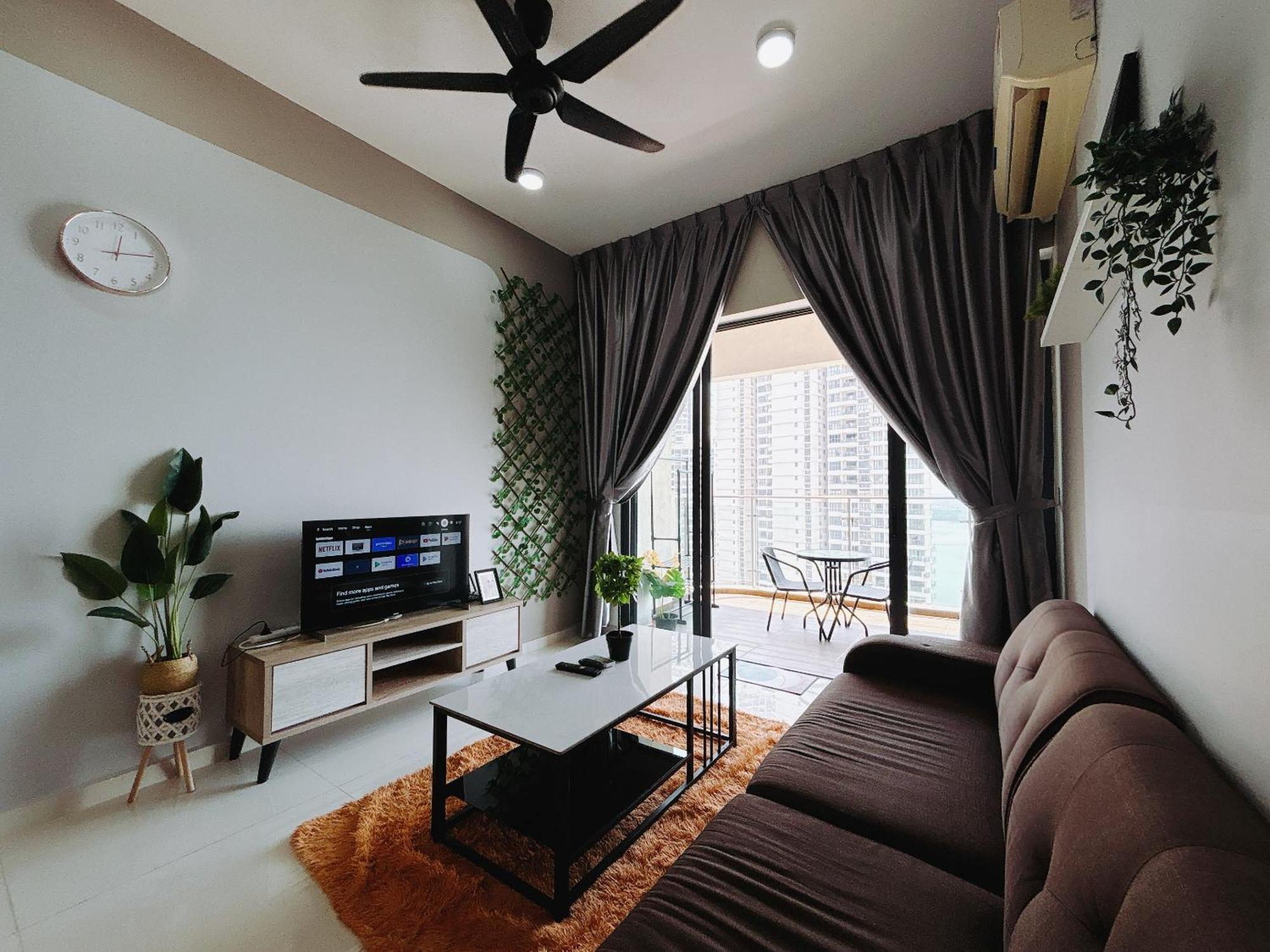 شقة Scenic Country Garden Danga Bay By Lions Bay جوهر بهرو الغرفة الصورة